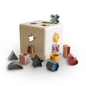 Mushie - Shape sorting box