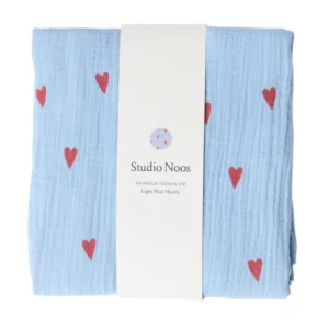 Studio Noos - Lichtblauwe hydrofiele doek met hartje - Large