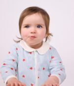 Petit Bateau - Katoenen babypyjama met kraagje en hartjesprint