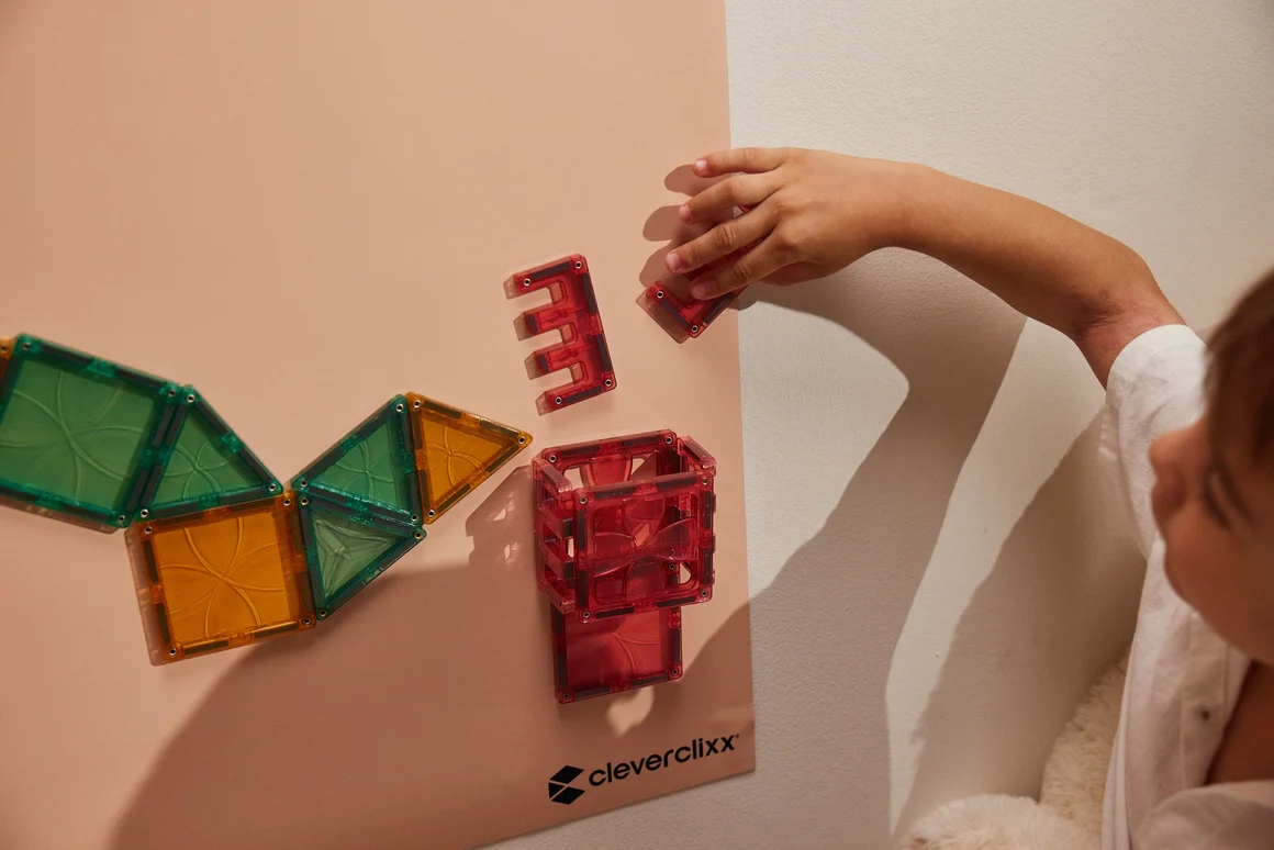 Cleverclixx - Magnetic wall sticker 95x75 cm - Soft nude