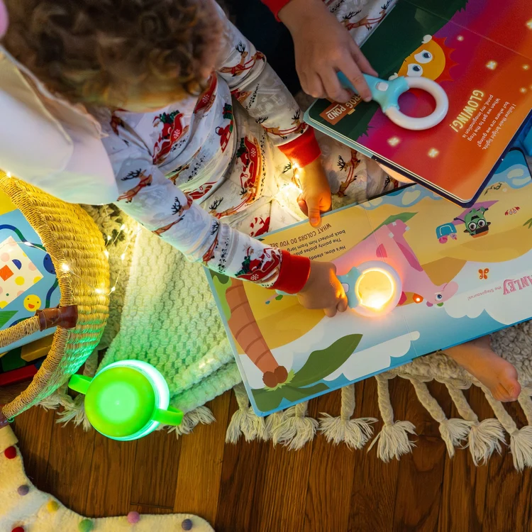 Glo Pals - Light up boek - Pippa's prehistorische vriendjes
